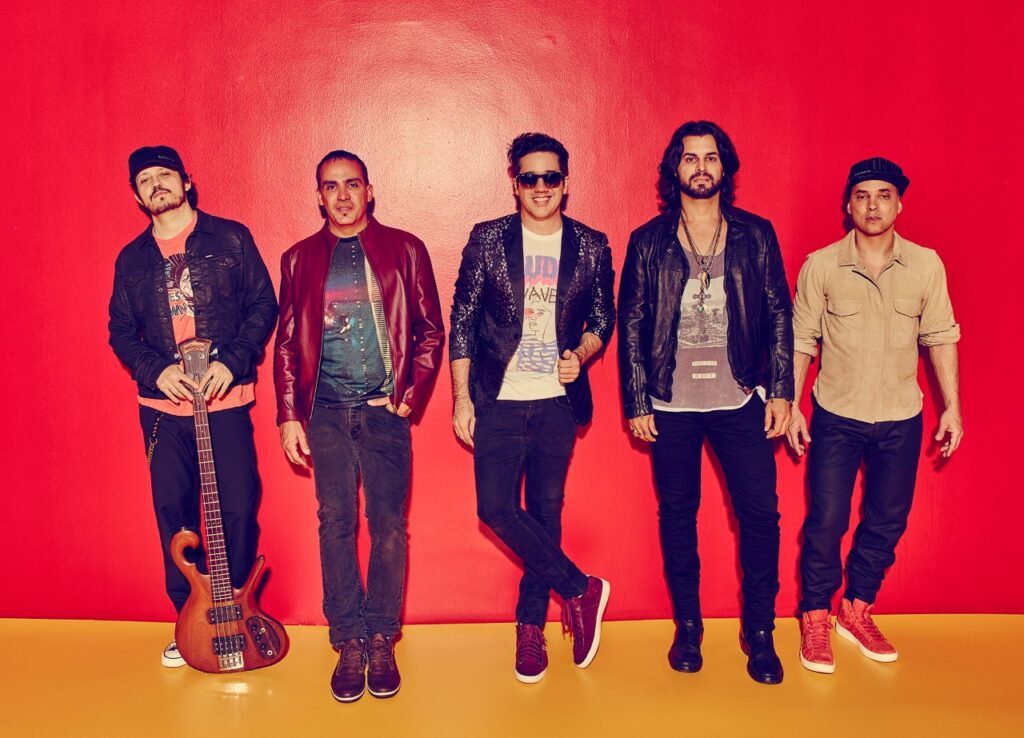 thumbnail_a-banda-mineira-jota-queste-e-uma-das-atracoes-do-loukomotiva-rock-2