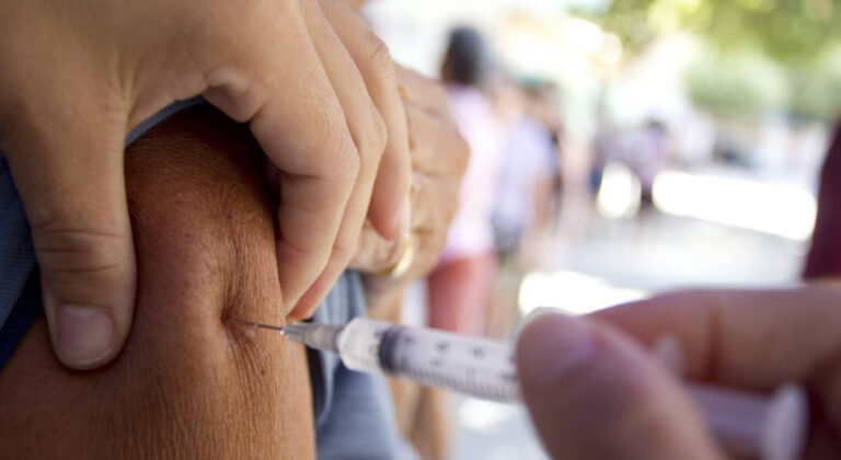 xvacina-contra-gripe.jpg.pagespeed.ic.uCYJuNl26U