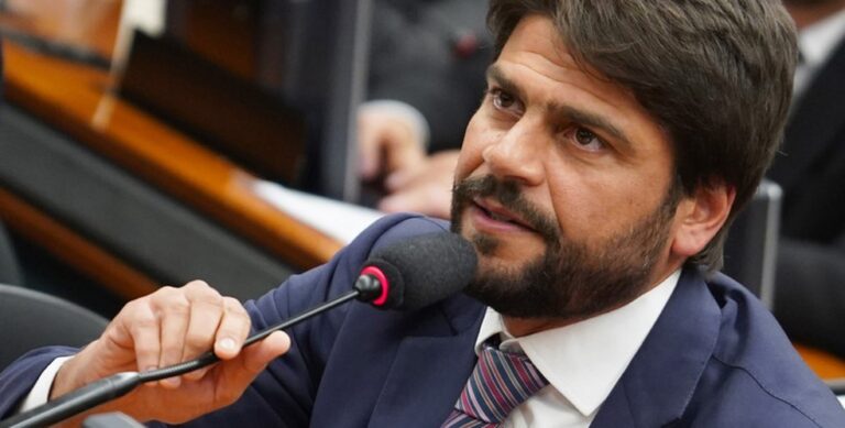 foto04pol-111-ouro-a8