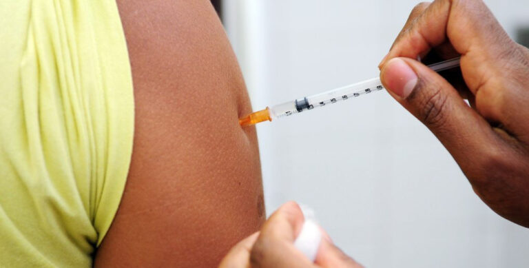 Vacina_contra_febre_amarela_002-1024x680-1024x680