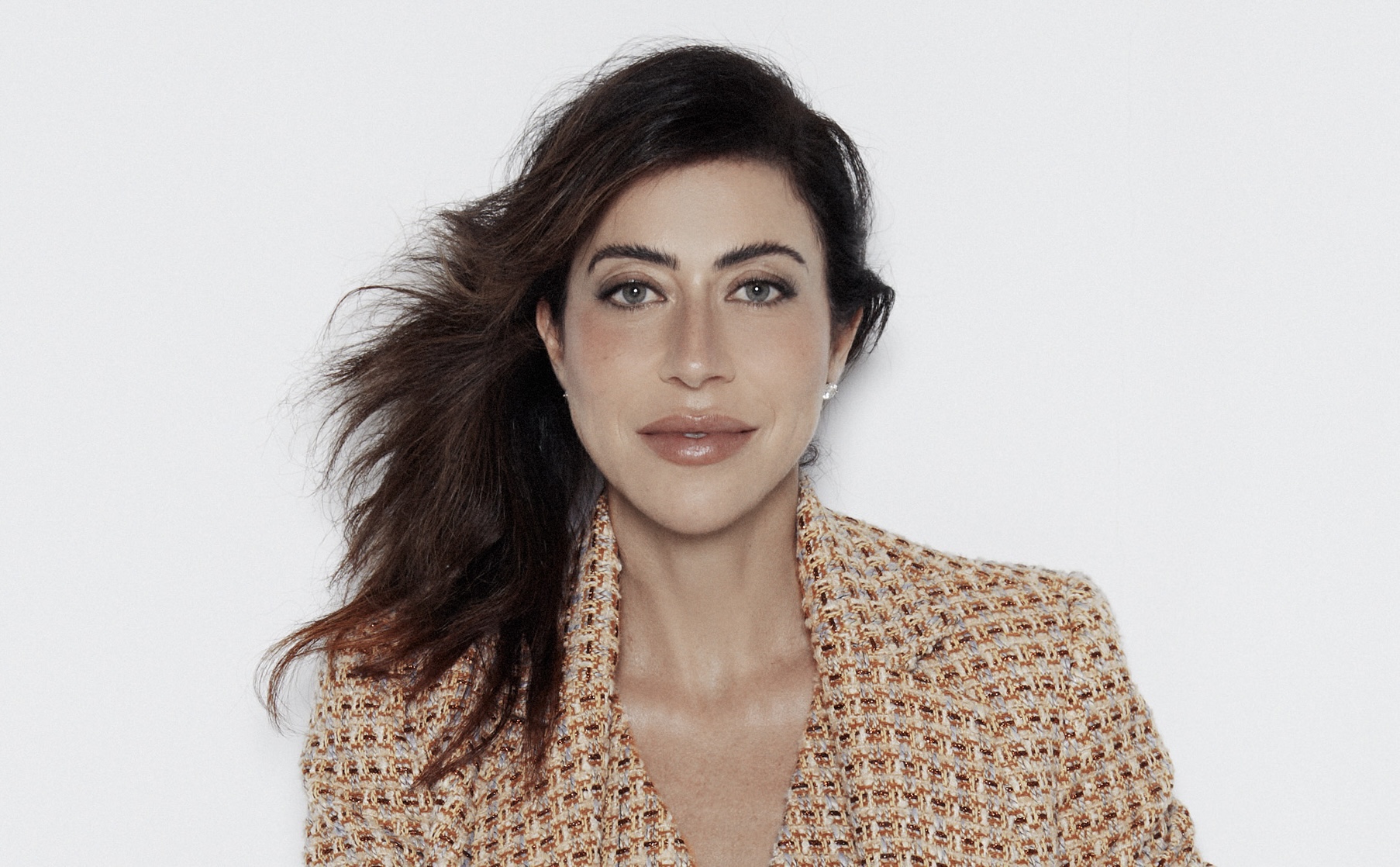 Influenciadora e empresária Anna Carolina Bassi lança cápsula em Goiânia