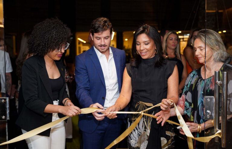 Foto-14-Yara-Nunes-secretaria-estadual-de-Cultura-Andre-Secchin-CEO-da-CASACOR-Eliane-Martins-e-Sheila-Podesta-franqueadas-da-CASACOR