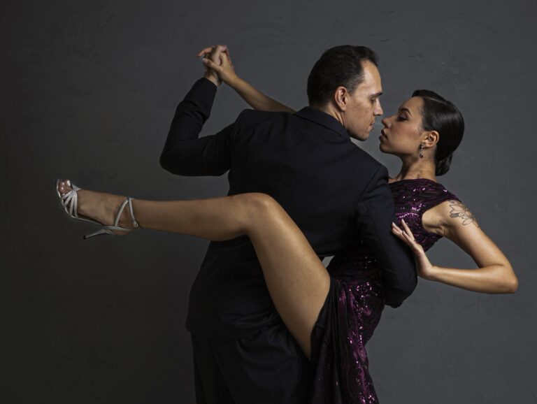 foto 1 - bailarinos brenda valentim e laisson souza - cre?dito divulgac?a?o-2-1