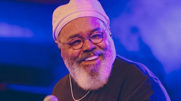 "Jorge Aragão celebra 50 anos de carreira em show especial em Goiânia"