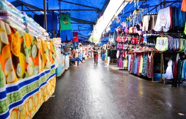 "Metade dos ambulantes da Região da 44 adere à Feira Hippie com taxas e apoio da Prefeitura em Goiânia"