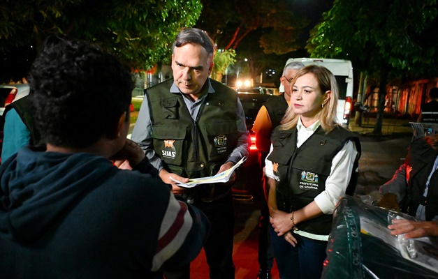 "Prefeito de Goiânia participa de ação social para população em situação de rua"