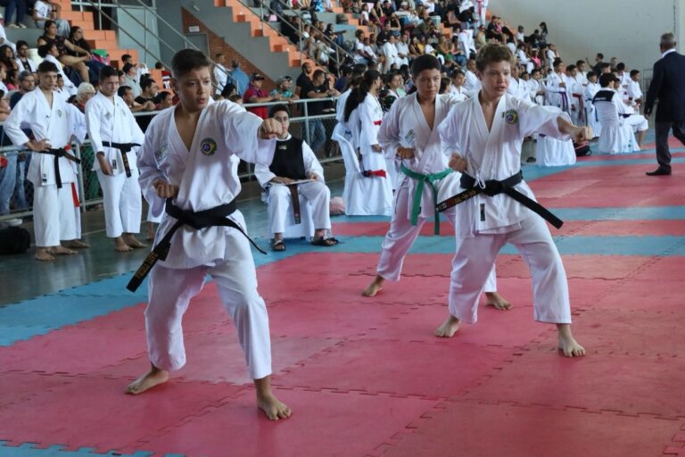 "Trindade sedia Copa de Karatê com 250 atletas e destaca apoio ao esporte local"