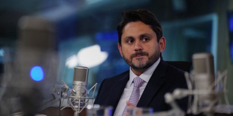 Juscelino Filho oficializa demissão do Ministério das Comunicações