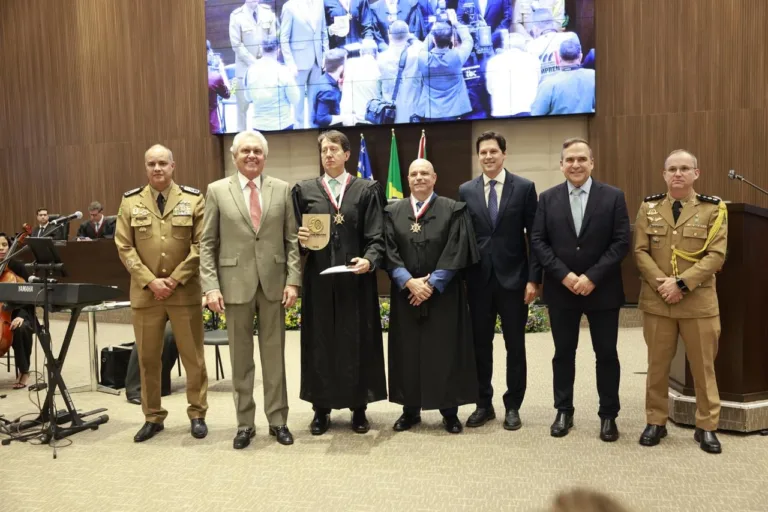 Daniel Vilela exalta TJ-GO como referência nacional durante posse de desembargador.