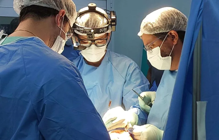 Opção de Título:
Hospital de Aparecida é pioneiro no Centro-Oeste em cirurgia de joelho com realidade aumentada