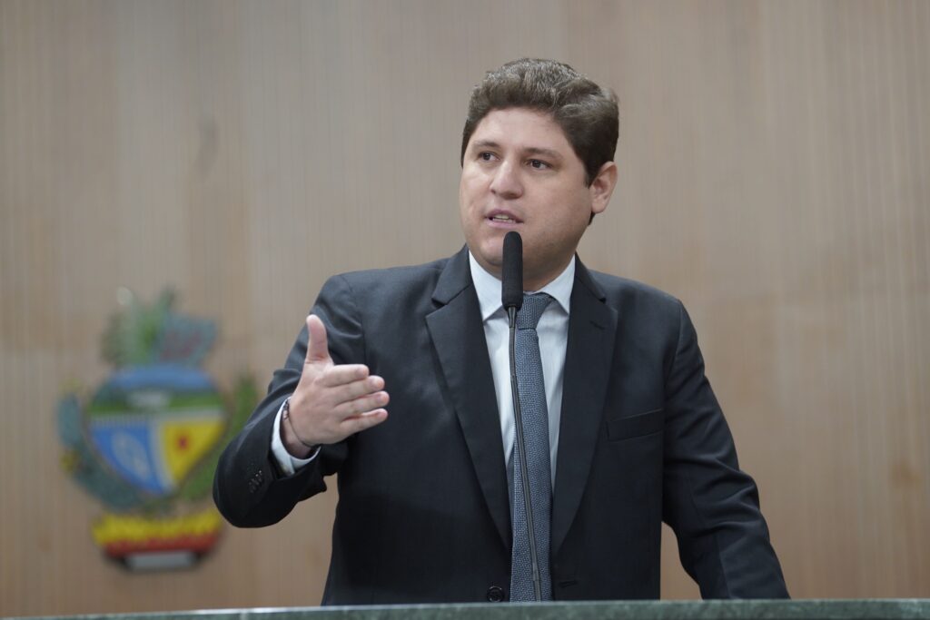 "Goiás é case de sucesso", afirma Lucas Calil ao apoiar pré-candidatura de Caiado