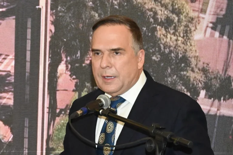 b325d9e4-d813-488e-961b-45d524deedf4-1