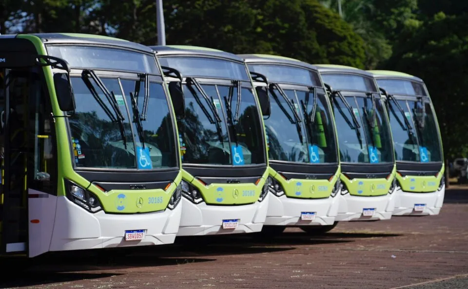 "Aparecida de Goiânia recebe 74 novos ônibus para reforçar o transporte público metropolitano"