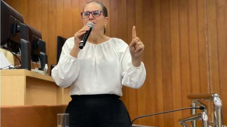 "Câmara de Goiânia aprova lei que garante igualdade salarial entre homens e mulheres"