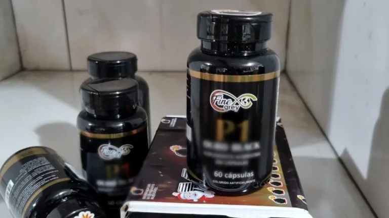 "Casal é preso por vender remédios falsificados usando imagem de filha autista em golpe que atingiu mais de 100 vítimas"  
(Objetivo: destaca o elemento chocante do caso (exploração da criança) aliado à dimensão nacional do crime e aos riscos à saúde pública.)