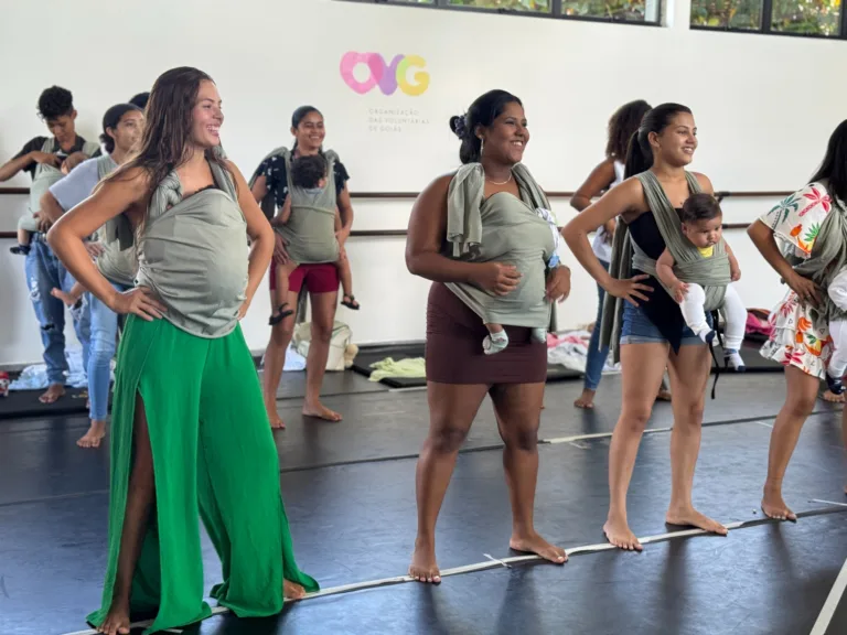 "Dança Materna no Meninas de Luz fortalece vínculo entre mães e bebês em Goiás"
