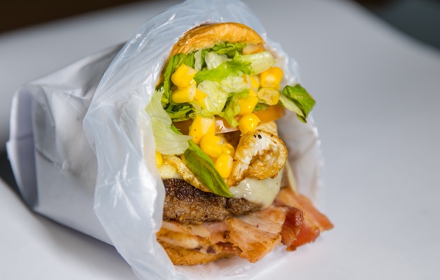 "Festival Circuito X celebra pitdogs como patrimônio cultural de Goiânia com gastronomia, música e empreendedorismo"