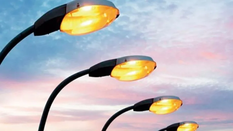 "Goiás lidera em iluminação pública: Anápolis, Aparecida e Goiânia superam 98% de cobertura"