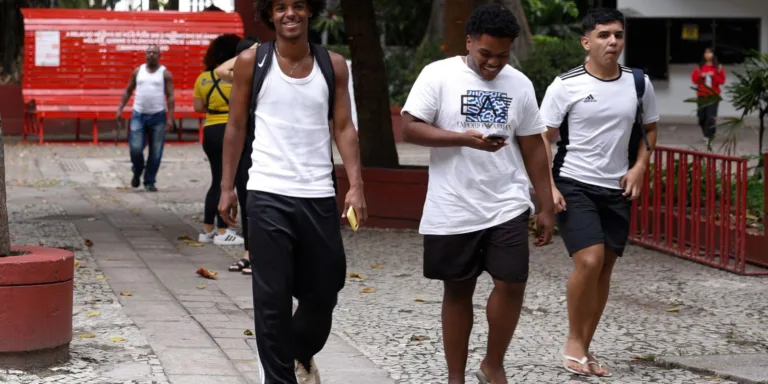 Enem 2025: prazo para pedir isenção da taxa acaba nesta sexta