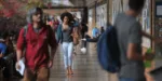 MEC: Mais de 50% de mães estudantes tranca ou desiste da graduação no Brasil
