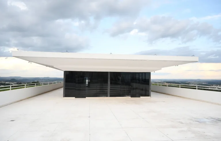 Concessionária é escolhida para implantar restaurante no terraço do Centro Cultural Oscar Niemeyer em Goiânia
