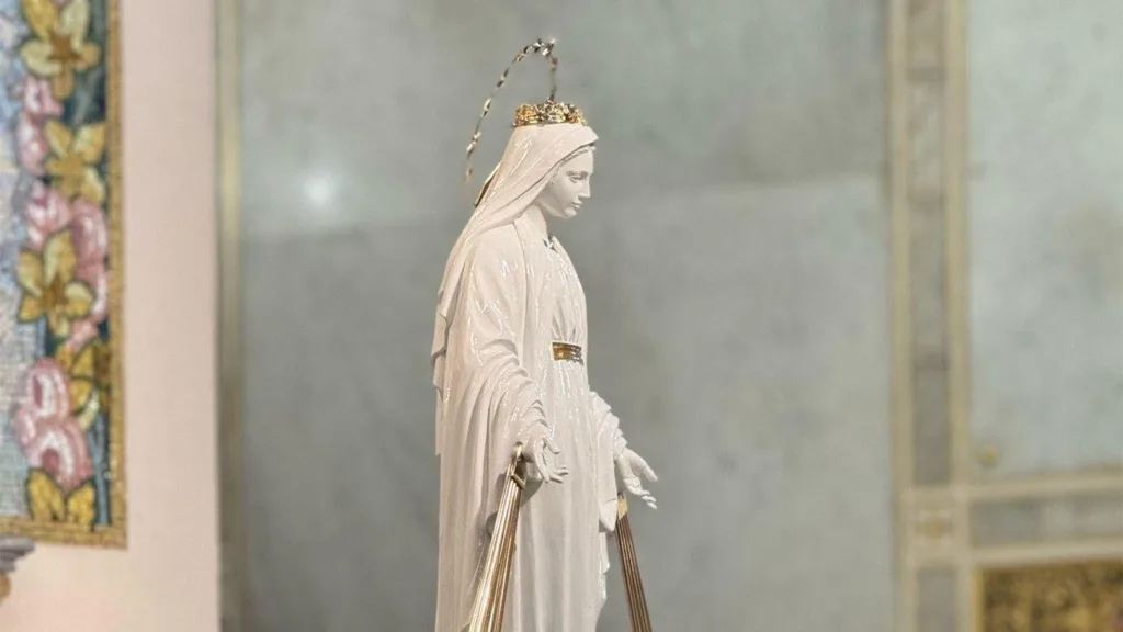Imagem de Nossa Senhora das Graças que vêm a Goiânia