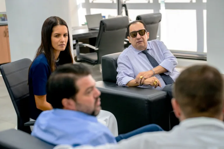 Senador Kajuru anuncia R$ 20 milhões em emendas para Anápolis; prefeito Márcio Corrêa agradece e destaca compromisso com a saúde.