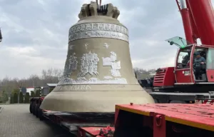 Chegada histórica do sino Vox Patris marca início das celebrações da Romaria 2025 em Trindade