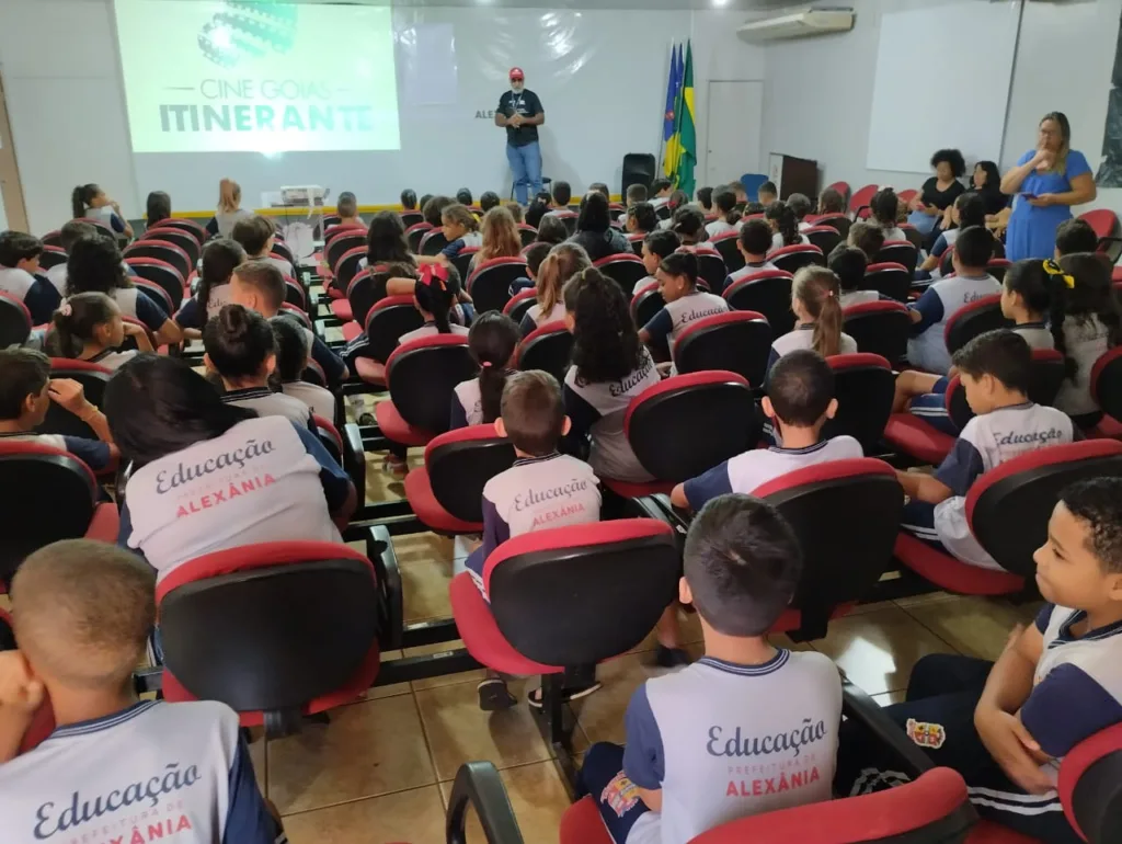 "Cine Goiás Itinerante leva cinema gratuito e oficinas ambientais a Amaralina de 6 a 8 de maio"