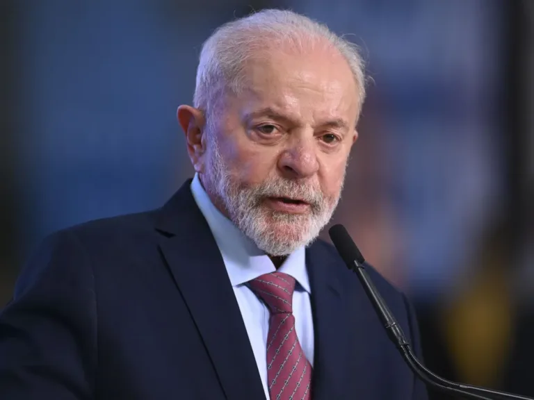 Aprovação do governo Lula cai para 40%, e rejeição sobe para 57% em pesquisa da Quaest