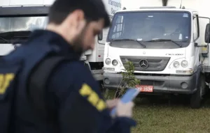 Aqui está uma opção de título baseado no conteúdo: "Projeto que exige exame toxicológico para primeira habilitação nas categorias A e B aguarda sanção presidencial"