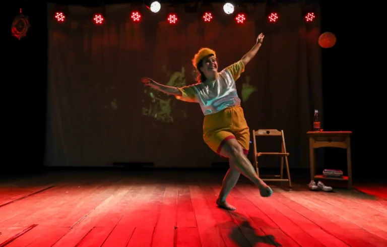 Espetáculo 'Gordança: Uma Palestra Dançada' Chega ao Teatro Sesc Centro em Goiânia