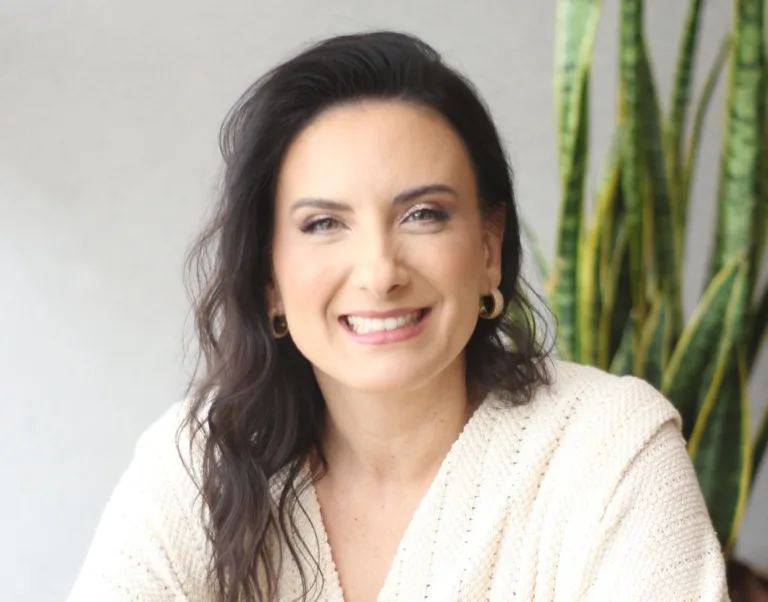 Frente fria em Goiás exige atenção redobrada com a pele: dermatologista orienta sobre hidratação e cuidados essenciais