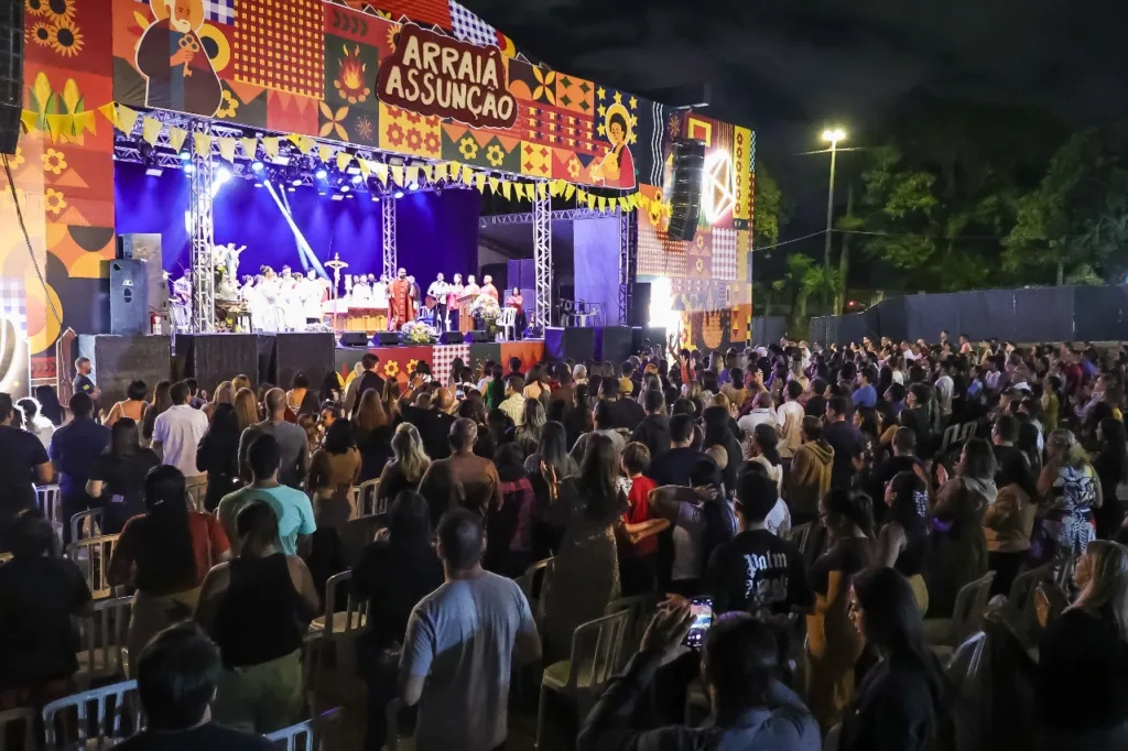 Arraiá Assunção 2025 reúne milhares de pessoas em três dias de festa e encerra com missa emocionante celebrada pelo Padre Marcos Rogério