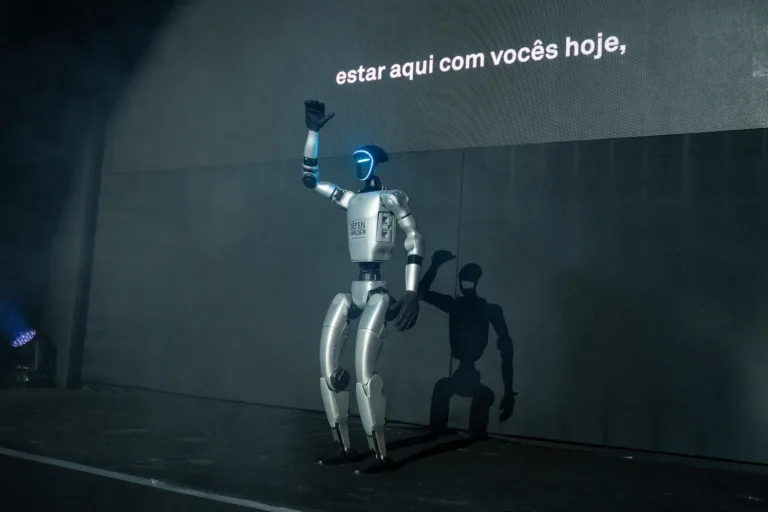 Séren Hausen Inova com Delivery por Humanoide em Residencial de Luxo em Goiânia