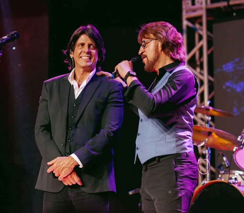 Bee Gees - Sérgio Rosa e Júnior Santana