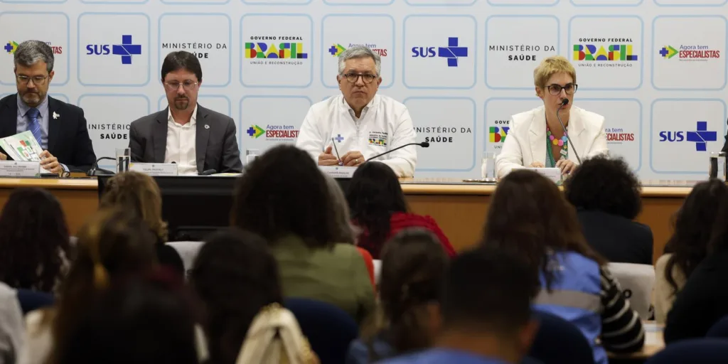 Agora Tem Especialistas lança edital nesta quinta com 1.778 vagas