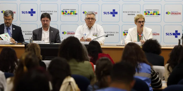 Agora Tem Especialistas lança edital nesta quinta com 1.778 vagas