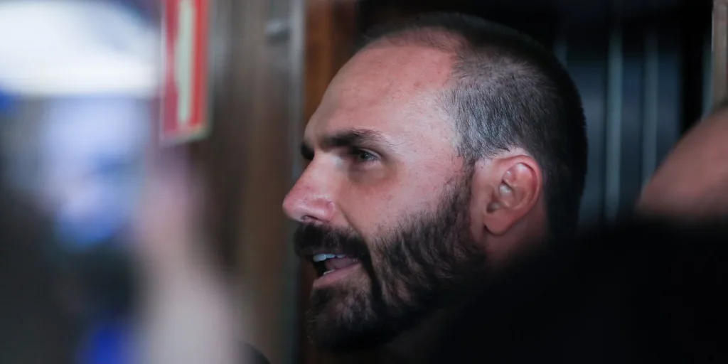Câmara: PT pede suspensão do mandato de Eduardo Bolsonaro