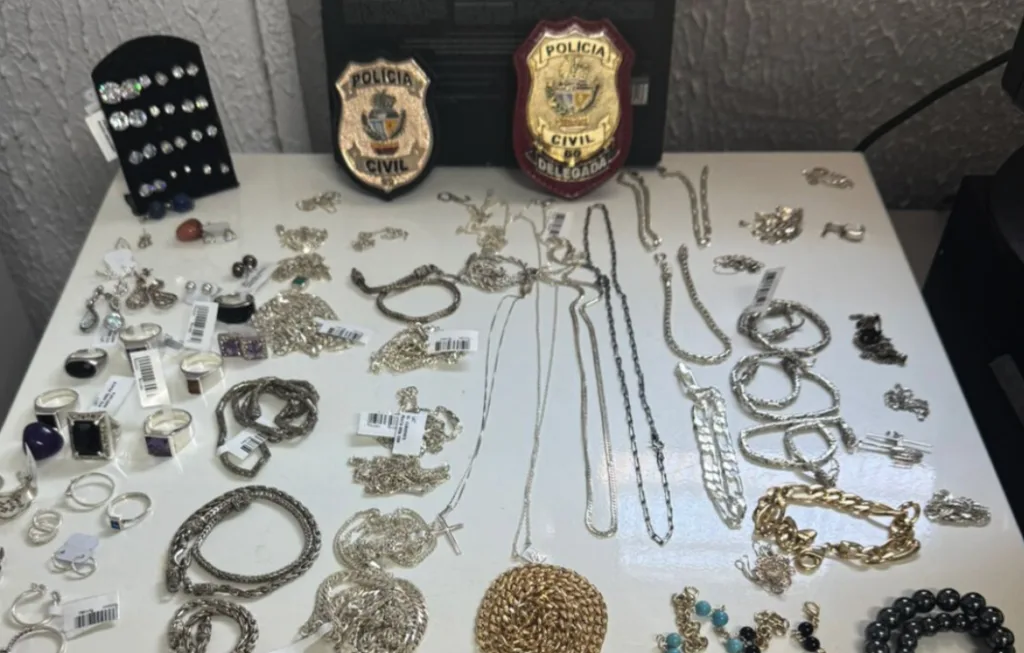 Em Goiânia, homem é preso suspeito de furtar R$ 50 mil em joias da loja onde trabalhava
