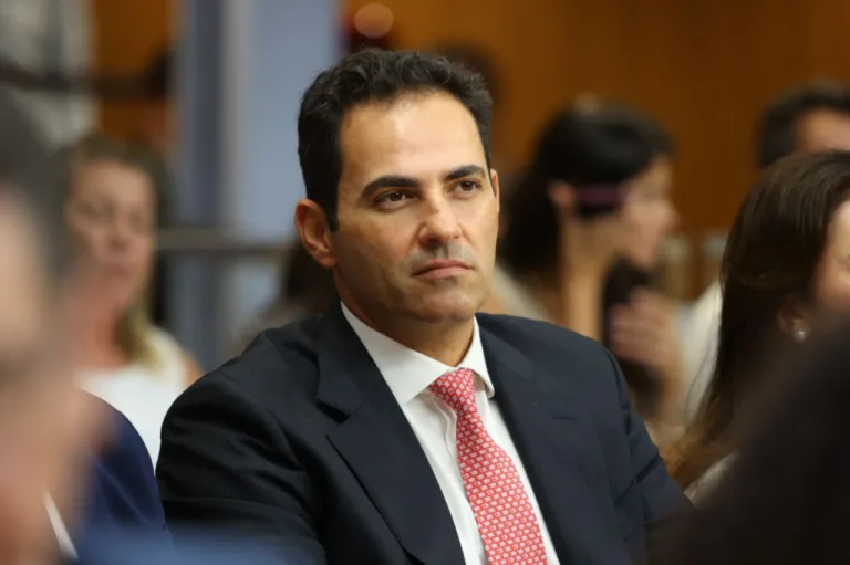 Deputado goiano propõe projeto para facilitar a quitação de débitos não tributários com o Estado de Goiás