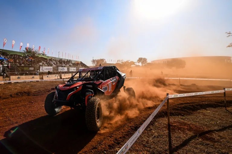 Rally dos Sertões: Goiânia Sedia Largada Após Sete Anos com Adesivaço e Super Prime