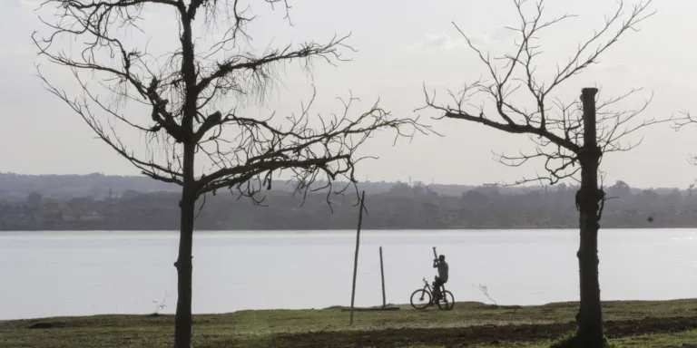 Inmet emite alerta vermelho para baixa umidade do ar em 5 estados e DF