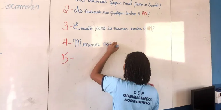 Vacina do HPV avança no público-alvo, mas precisa resgatar mais velhos