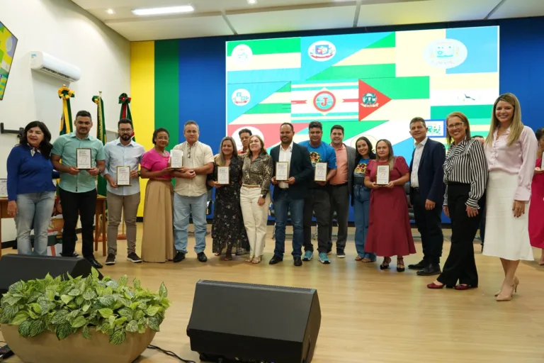 Evento da Seduc presta homenagem a prefeitura