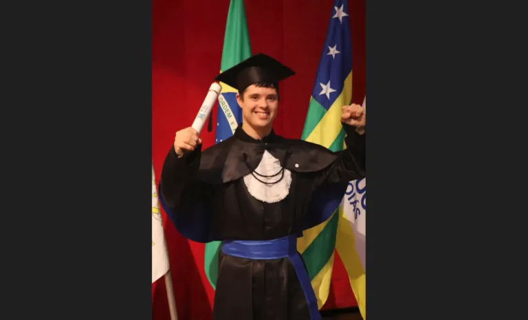 João Vitor: Superação e História na Formatura em Educação Física na PUC Goiás