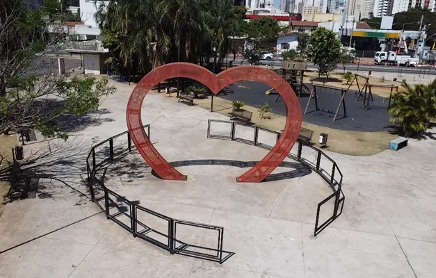 Praça do Amor: Um coração que pulsa histórias em Goiânia