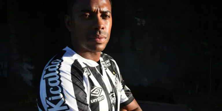 Maioria do STF mantém prisão do ex-jogador Robinho