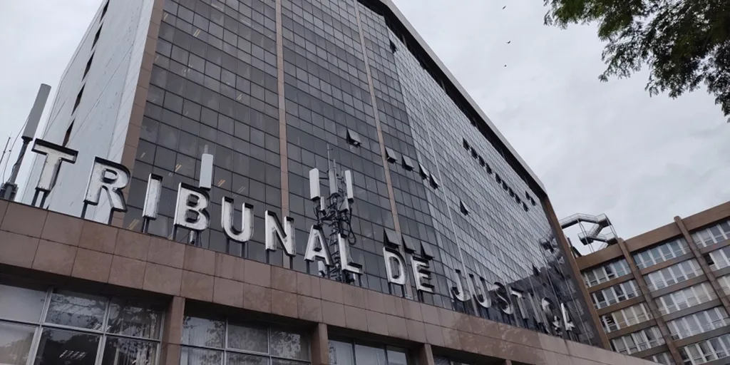 Tribunal de Justiça do Rio alerta sobre golpe do falso advogado