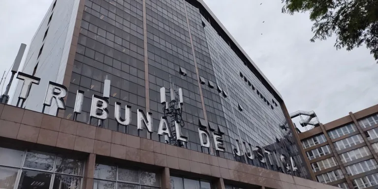 Tribunal de Justiça do Rio alerta sobre golpe do falso advogado